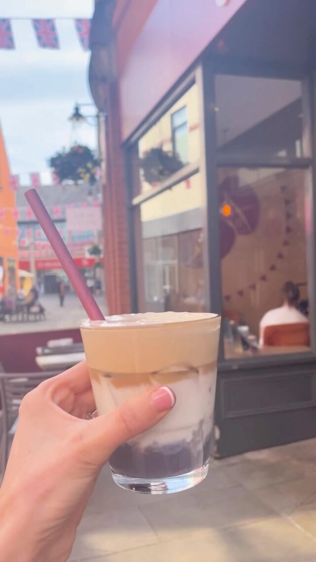 Meet our current obsession: Costa Coffee’s NEW limited edition Vanilla Lavender Iced Whipped Latte 💜
#PrinceBishops #CostaCoffee #LavenderLatte #Coffeegram #CoffeeLover #LatteLover #IcedLatte #DiscoverDurham