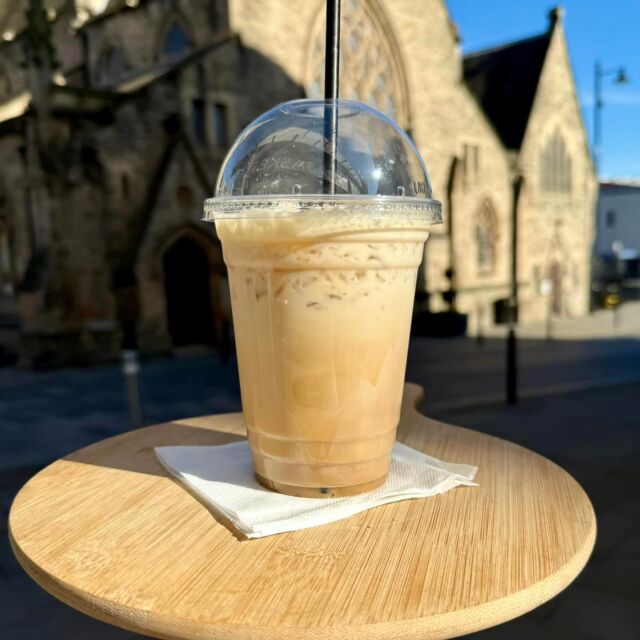 It's officially iced-latte season, and this one from The Picnic Basket is already calling our name! 😍🧋
Non-dairy options are also available.
#PrinceBishops #IcedLatte #DurhamCafe #DurhamEats #ExploreDurham